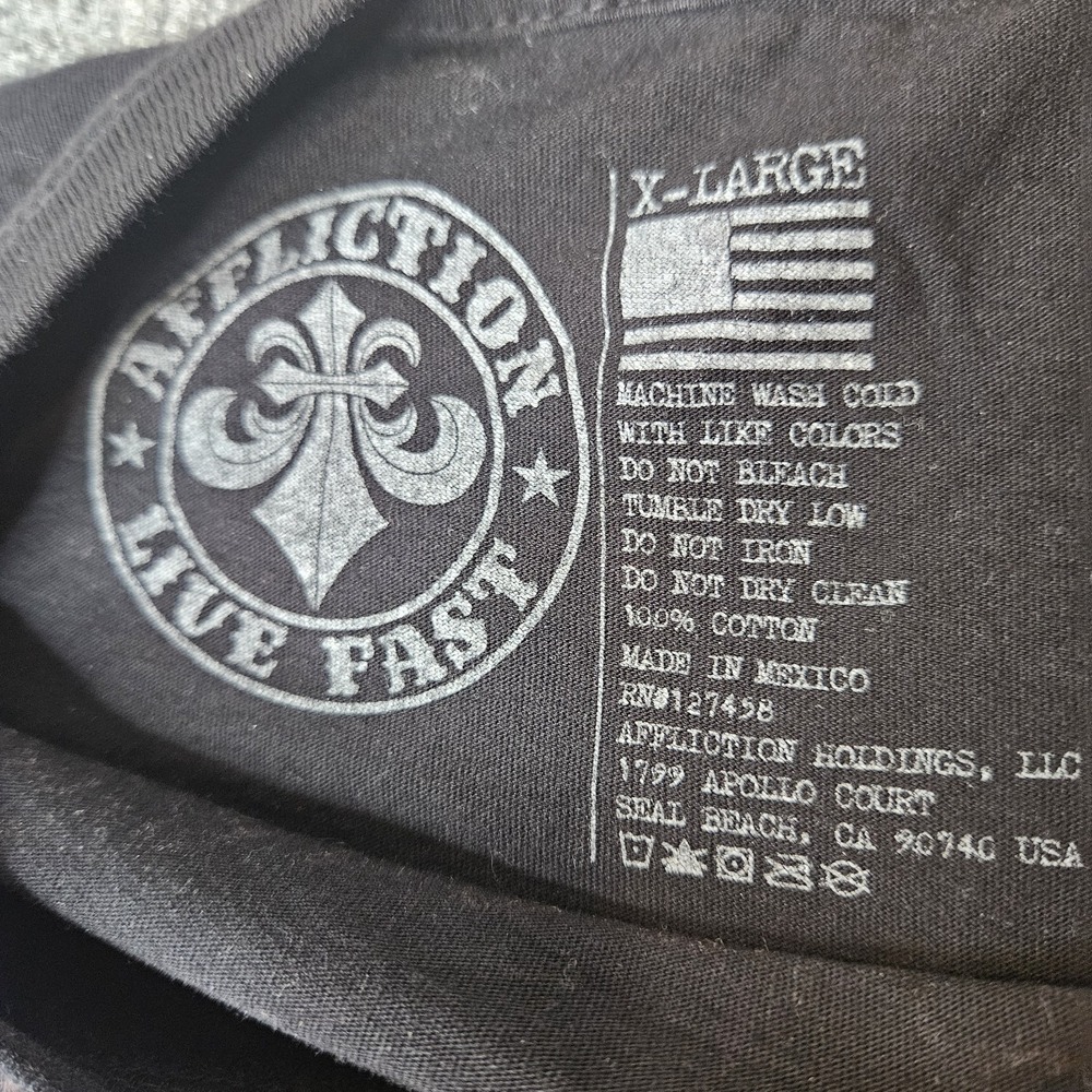Affliction Mens Tshirt Size XL Graphic Print Darkness Falls Mall Goth Streetwear - Picture 3 of 6